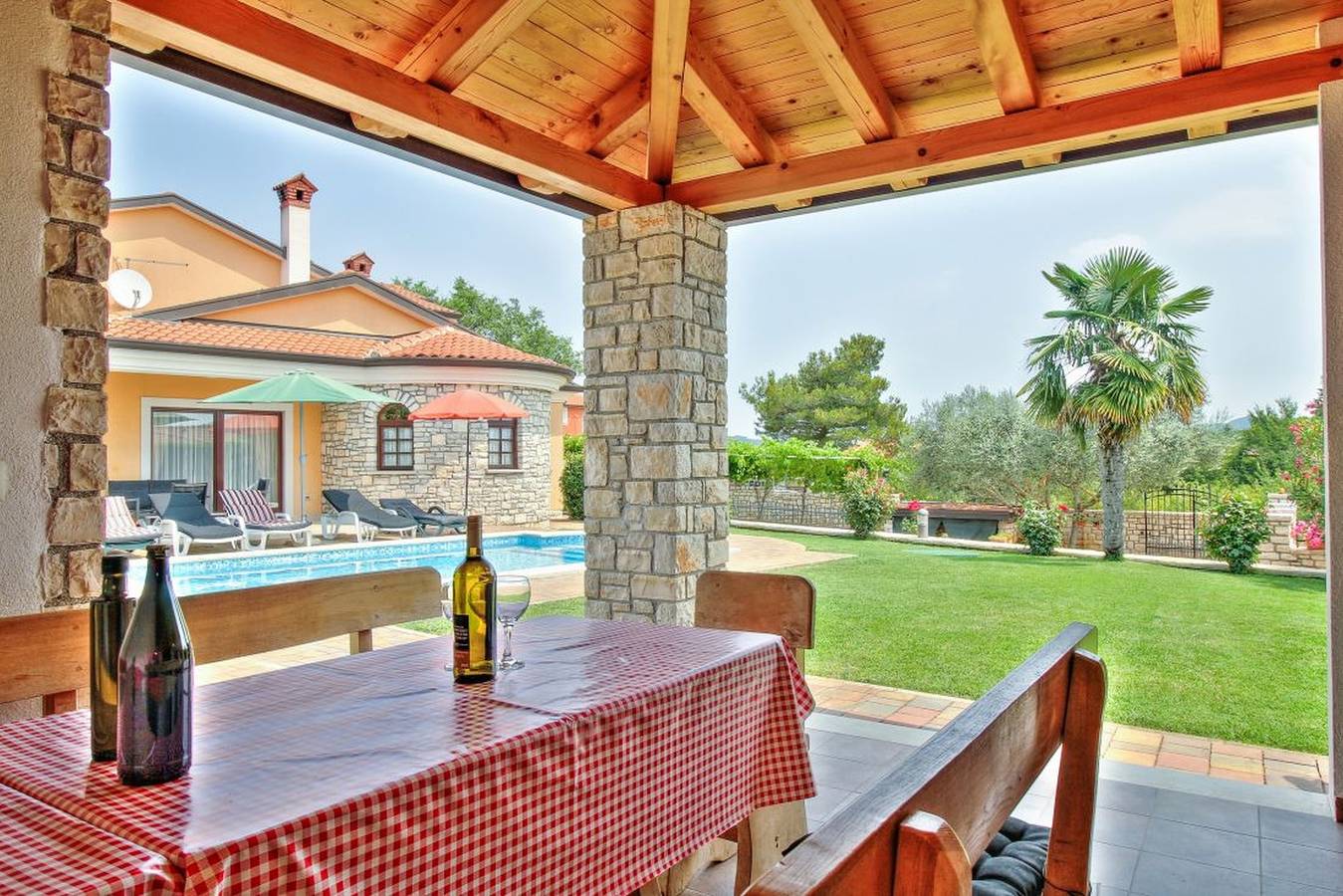 Villa Morena in Kaštel (Plovanija), Buje