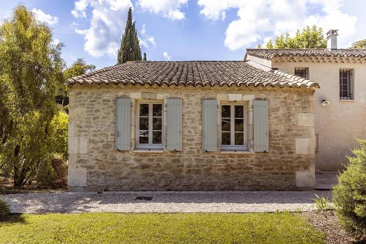 Location de vacances pour 4 personnes, avec vue ainsi que piscine et jardin à Mas-Blanc-des-Alpilles - 2