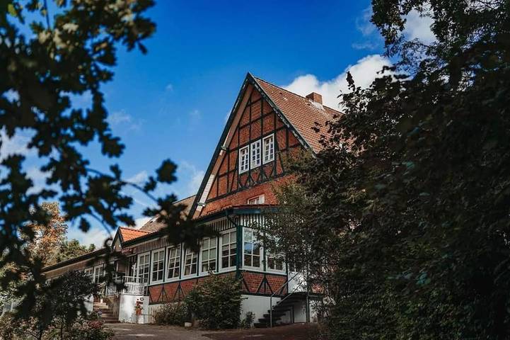 Hotel, mit Terrasse und Garten in Itzehoe