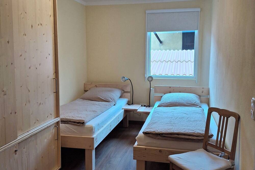 Ganze Wohnung, Neu renovierte familienfreundliche Fewo, Rad fahren/wandern am Brombachsee. in Gunzenhausen, Fränkisches Seenland