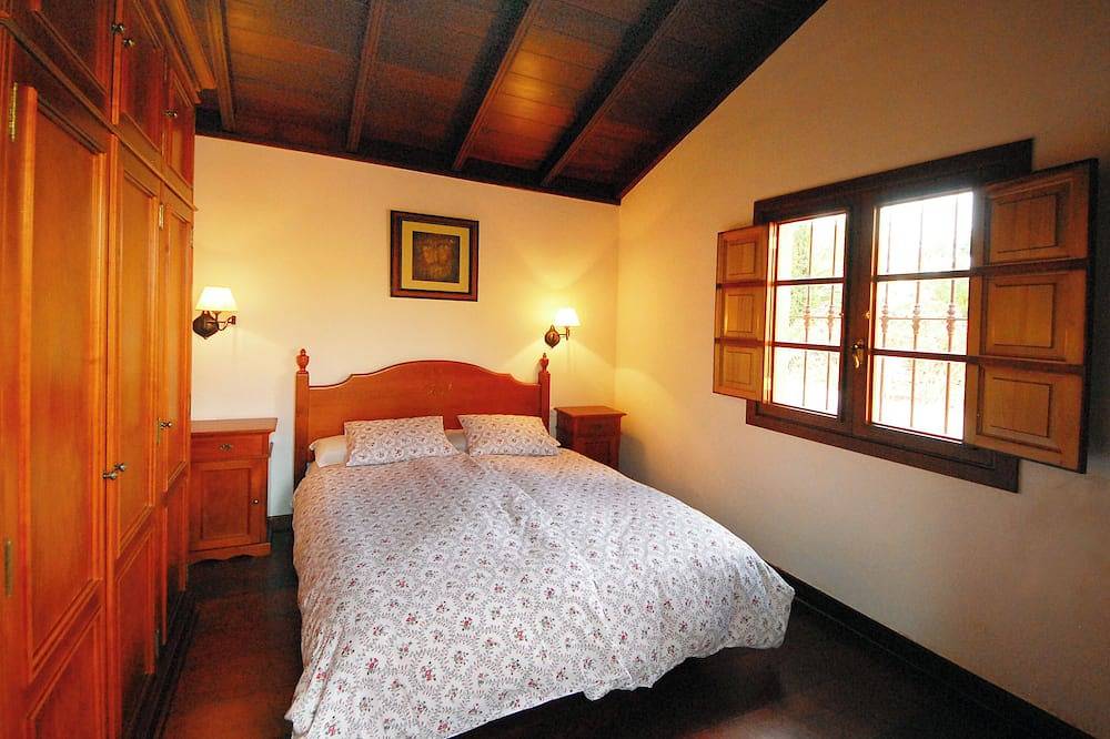 Canary vacation home on finca, all year round. Pool, sea and Teide view in El Durazno, Puerto de la Cruz