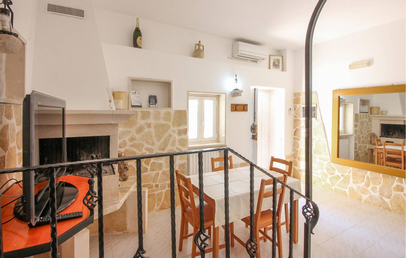 Cool Garden Apartment with Parking and Internet in Martina Franca, Taranto Province