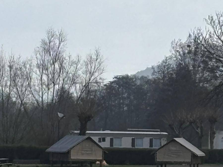 Flower Camping des 2 Rivières - Tente en toile et en bois 2 personnes - Campanna Bord D'Etang in Offranville, Région de Dieppe