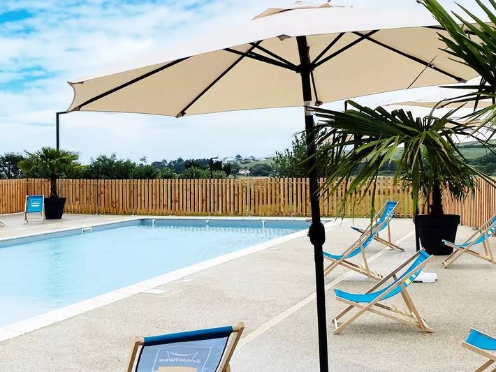 Camping für 4 Personen, mit Terrasse und Ausblick in der Normandie