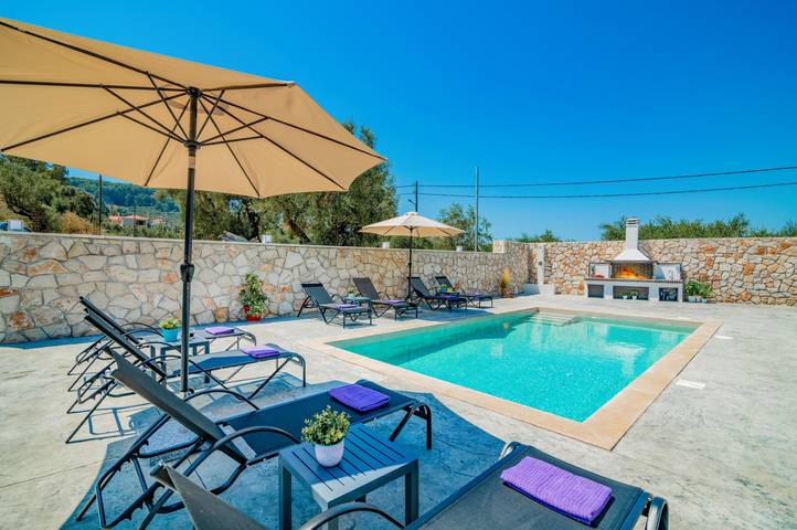 Διαμερίσματα διακοπών για 8 άτομα, με κήπο στη Μπόχαλη