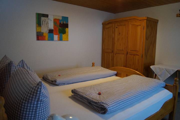 Ferienwohnung für 4 Personen, mit Garten und Terrasse in Warth - 3