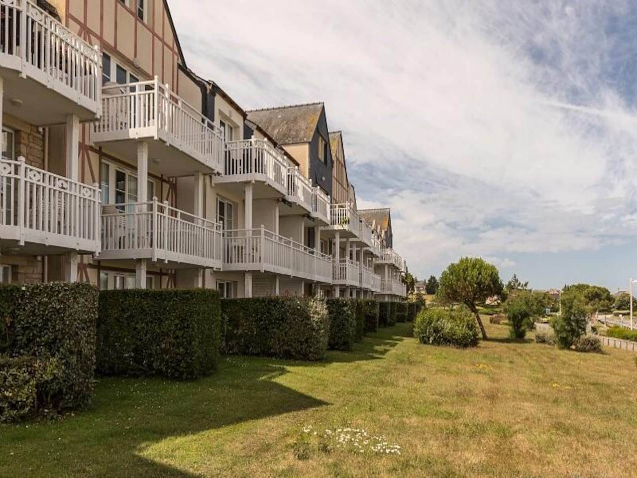 Entire apartment, 3-room apartment for 6 people - Selection - view of the Port in Arzon, Côte des Mégalithes