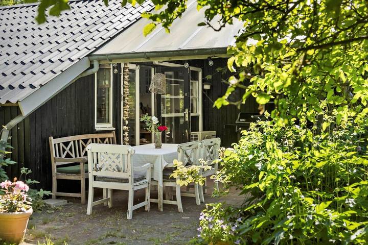 Ferieudlejning for 5 personer, med terrasse, husdyr tilladt i Kirke Hyllinge