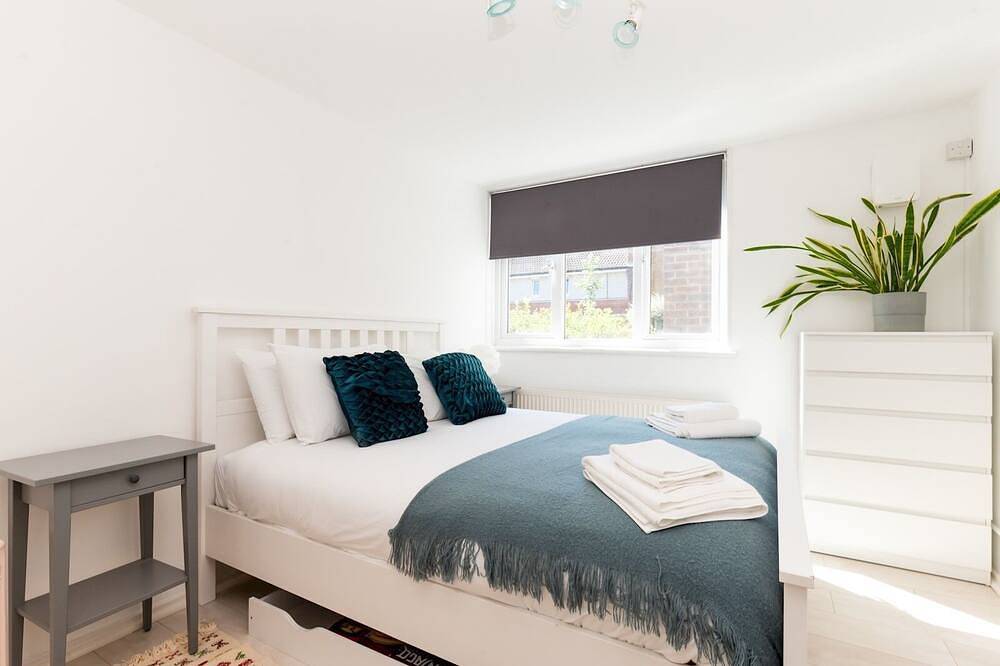 Entire apartment, Pass the Keys | Charming, Tranquil 2 Br Kingston Escape, London in Kingston upon Thames, London