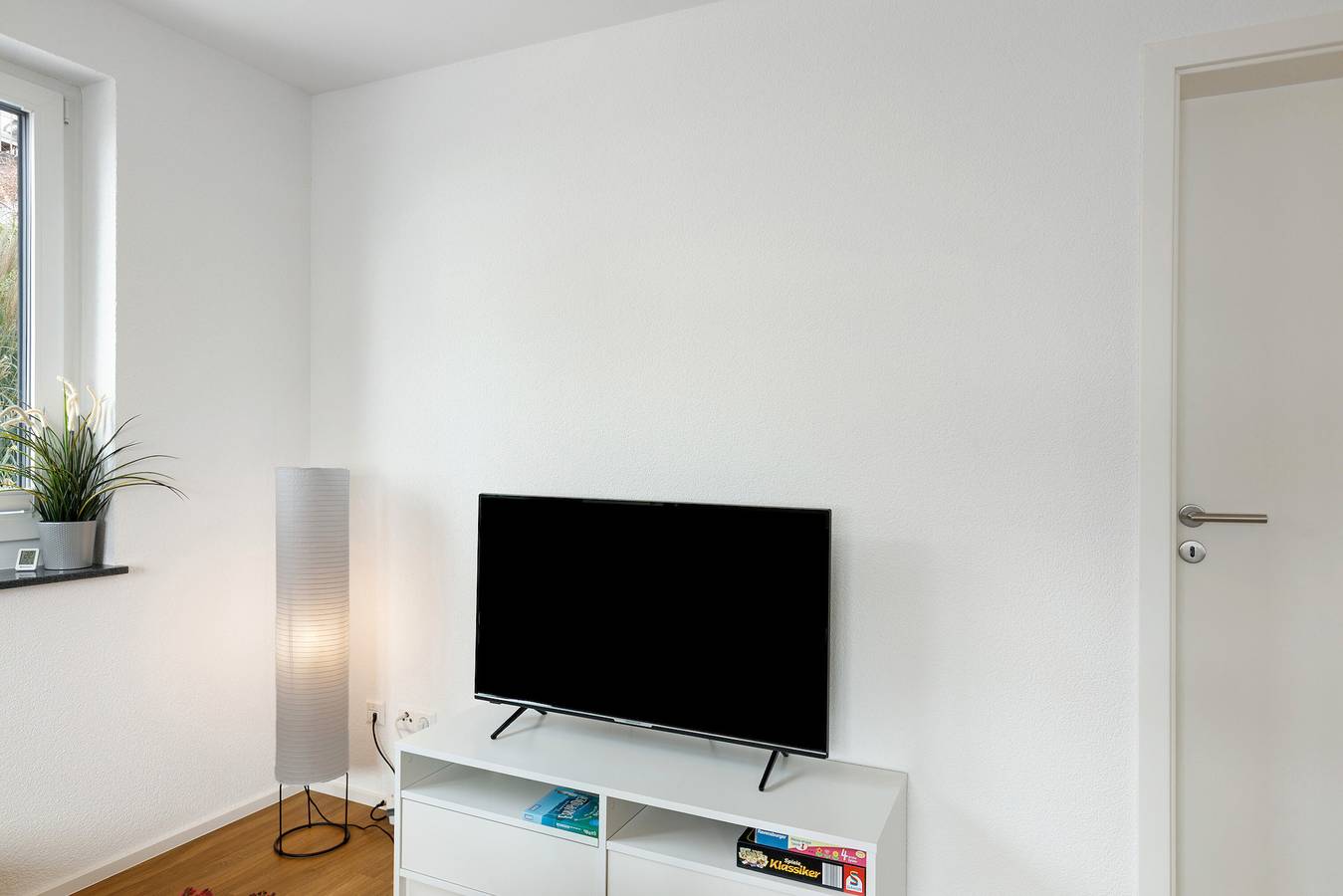 Ganze Wohnung, Ferienwohnung 'Seeglück' mit Bergblick, privater Terrasse und Wi-Fi in Bodman-Ludwigshafen, Landkreis Konstanz
