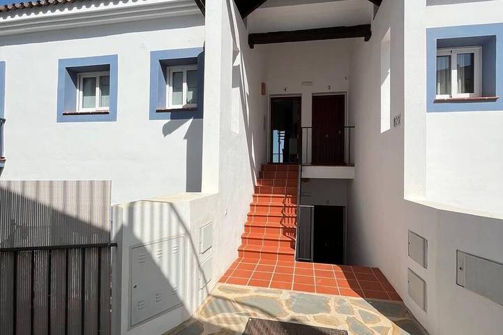 Ganze Wohnung, Wunderschönes Penthouse mit Dachterrasse  Meer-und Bergblick in Val de Guadalmina, Benahavís