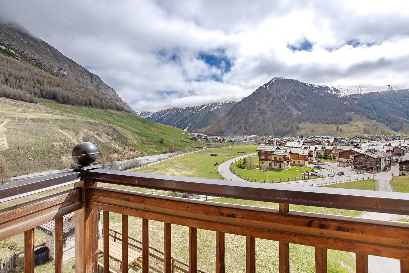 Appartamento intero, Appartamento 'Lo Scoiattolo' con vista lago, terrazza privata e Wi-Fi in Livigno, Parco Nazionale dello Stelvio