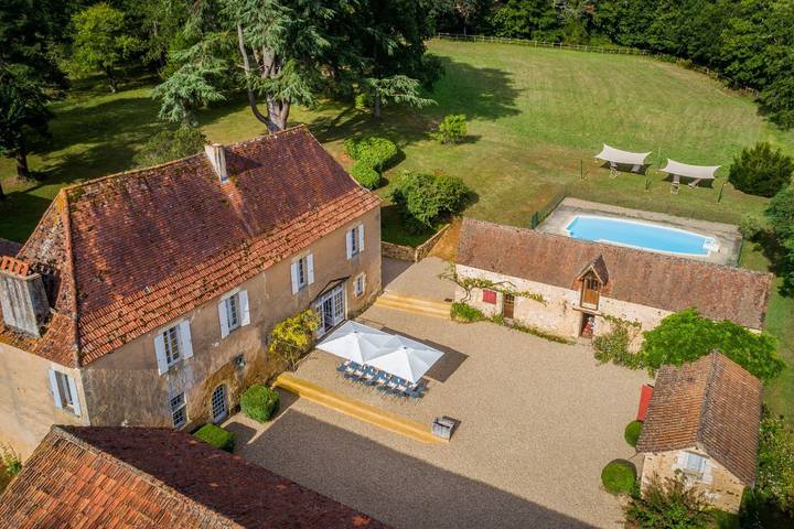 Location de vacances pour 12 personnes, avec terrasse et jardin à Cendrieux - 2