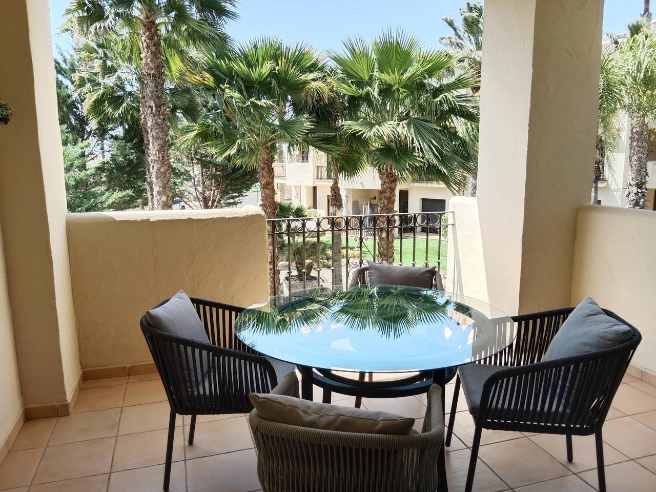 Hel ferieleilighet, Ferieleilighet for 4 personer med badebasseng in Roda Golf, San Javier