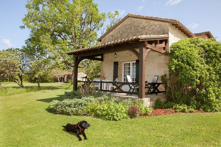 Casa de vacaciones 'May Cottage en Domaine de Leygue' con Wi-Fi in Bourniquel, Périgord Pourpre