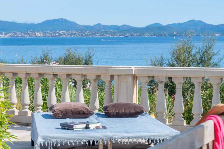 Villa pour 12 personnes, avec jardin et terrasse ainsi que sauna et jacuzzi, animaux acceptés à Roquebrune-sur-Argens - 4