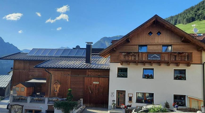 Ferienwohnung für 5 Personen, mit Balkon und Terrasse sowie Sauna und Ausblick in Nauders