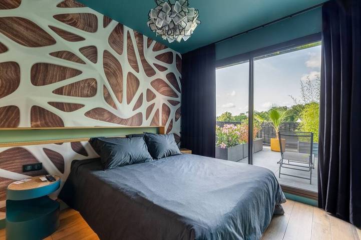 Location de vacances pour 6 personnes, avec jardin ainsi que jacuzzi et terrasse à Oissel - 3