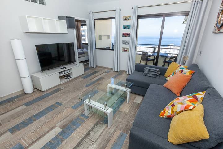 Entire apartment, Holiday apartment for 5 people with pool in Playa Paraíso, Adeje