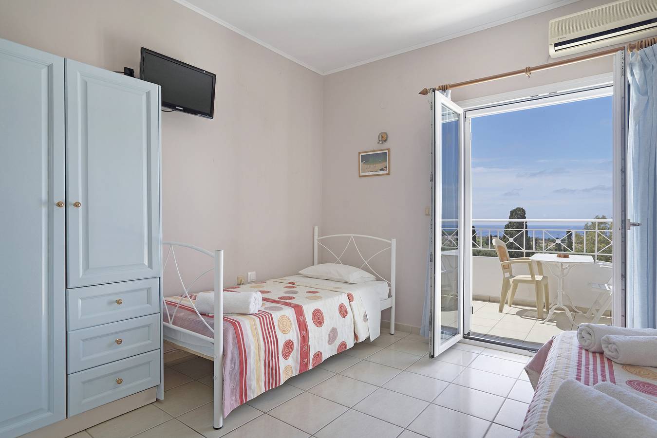 Entire apartment, Apartment 'Sea View 1' with Shared Pool, Wi-Fi and Air Conditioning in Kefalonia