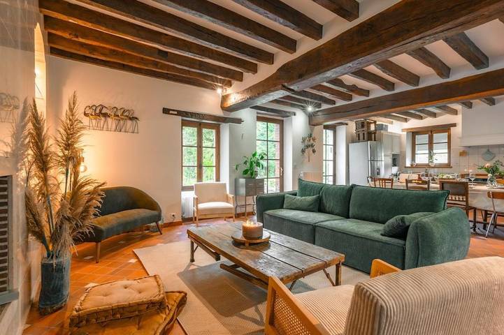 Location de vacances pour 14 personnes, avec Terrasse ainsi que Jardin et Vue à Graçay