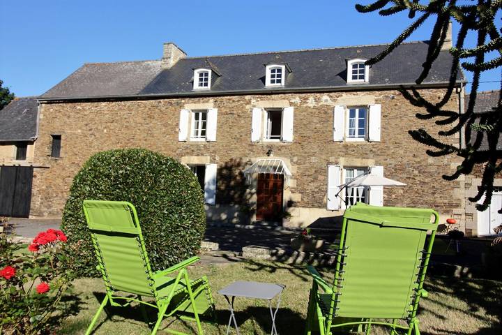 Gîte pour 5 personnes, avec Jardin à Évran