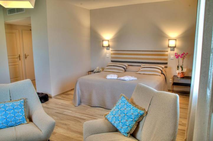 Hôtel pour 2 personnes, avec jardin ainsi que jacuzzi et piscine à Vagnas - 3