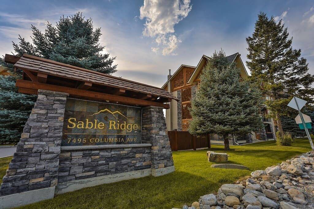 Ganze Wohnung, Sable Ridge View Suite - Fireplace - Pool - A/C in Radium Hot Springs, Kootenay-Nationalpark