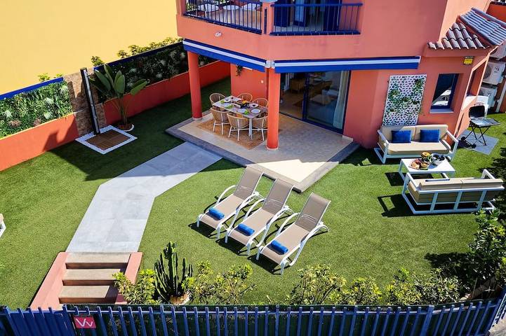 Villa for 7 people, with garden and hot tub as well as pool and balcony - 1