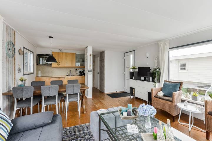 Geheel appartement, Bright and Comfortable Houseboat in Aalsmeer, Noord-Holland
