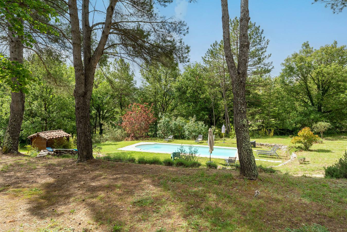 Ganze Wohnung, Ferienhaus mit Pool am Fuße der Weinberge im Luberon – Maison Marvic Laurier T2 in Apt, Regionaler Naturpark Luberon