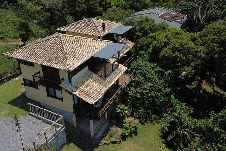 Casas e apartamentos de temporada para 8 pessoas, com vista e jardim, adaptado a crianças em Garopaba