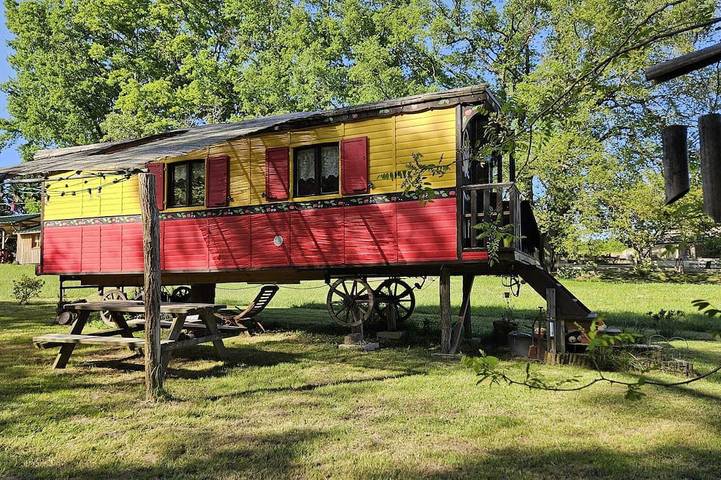 Cabane en bois pour 2 personnes, avec jardin ainsi que jacuzzi et piscine - 1