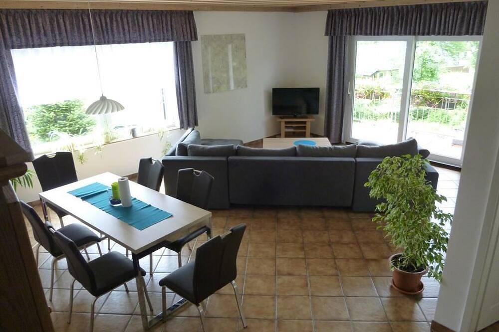 Entire apartment, 6-bed apartment shower / Wc, 3 bedrooms - Ferienwohnung Goffart in Monschau, Naturpark Hohes Venn-Eifel