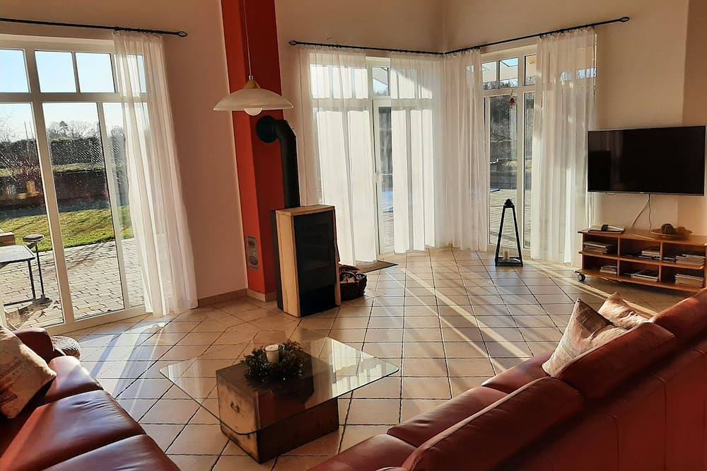 Vacation home in Strasen with pool, (Mundt, Roswitha) H1 - Holiday home in Strasen with pool, (Mundt, Roswitha) in Strasen, Wesenberg