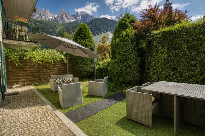 Gîte pour 7 personnes, avec terrasse ainsi que jardin et jacuzzi dans Office De Tourisme De Chamonix - 2