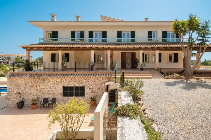 Ferienhaus für 8 Personen, mit Balkon und Garten in Ses Salines