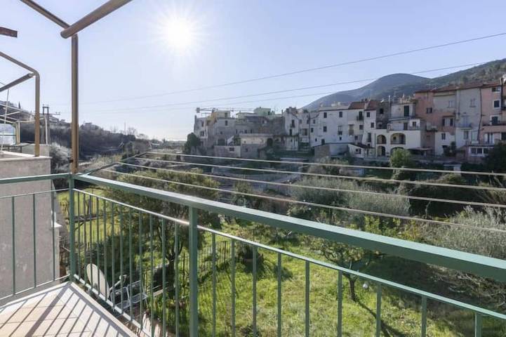 Appartamento per 4 persone, con balcone in Toirano