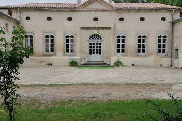 Gîte pour 9 personnes, avec jardin et jacuzzi à Pexiora