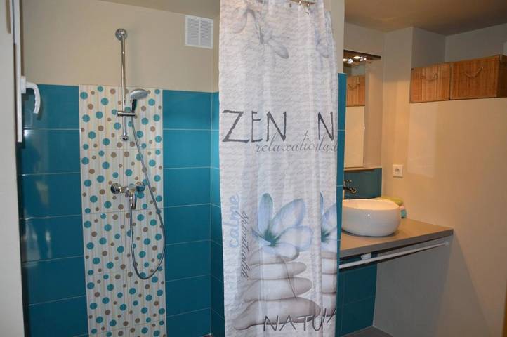 Location de vacances pour 5 personnes, avec vue ainsi que piscine et jardin à Valdeblore - 4