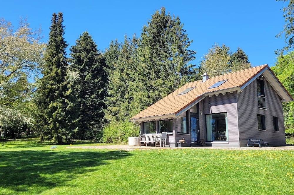 Forest Escape - Gemütliches, modernes, ruhiges Waldhaus mit Dachstudio in Alb-Donau-Kreis