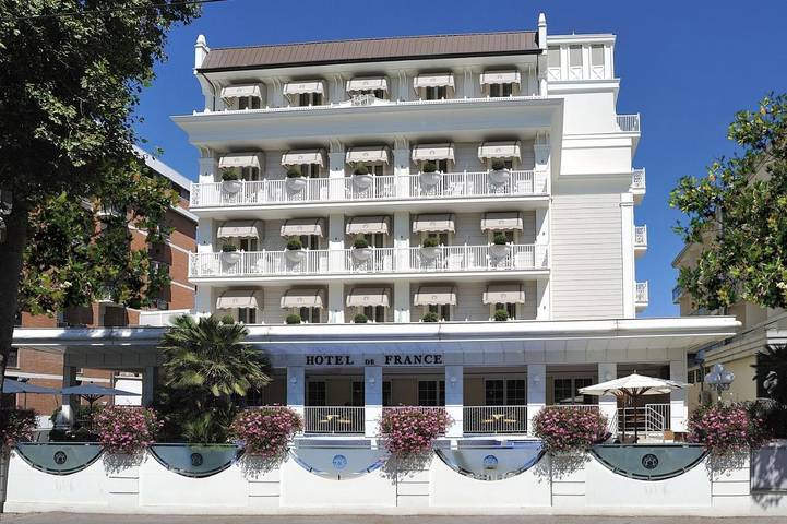 Appartamento per 2 persone, con Balcone e Terrazza nonché Idromassaggio e Piscina a Rivazzurra di Rimini