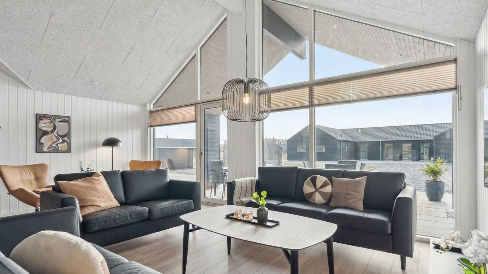 779 – Poolhaus in Ivenack für 26 Personen mit Outdoor-Spa und Aktivitätsraum in Ivenack, Mecklenburgische Seenplatte