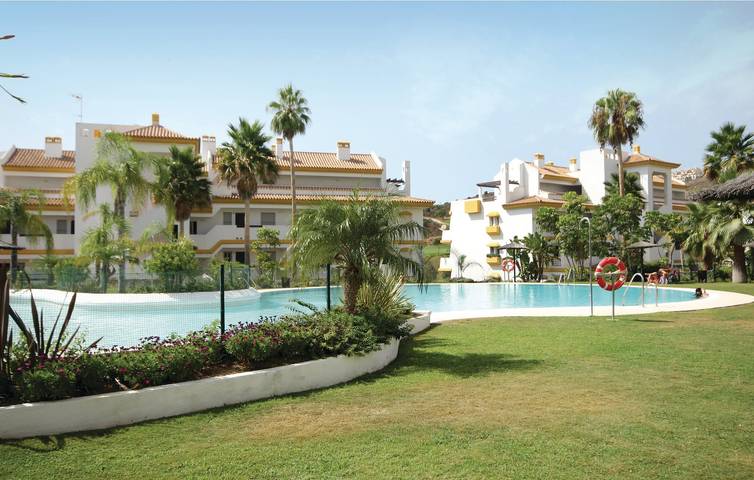 Entire holiday apartment, Sea-View Apartment with Parking, AC, Pool and Terrace in La Cala de Mijas, Mijas