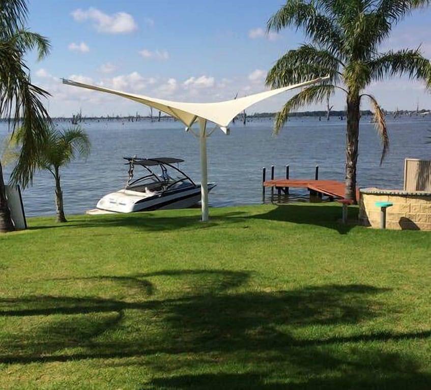 Das Weiße Haus am Lake Mulwala in Mulwala, New South Wales