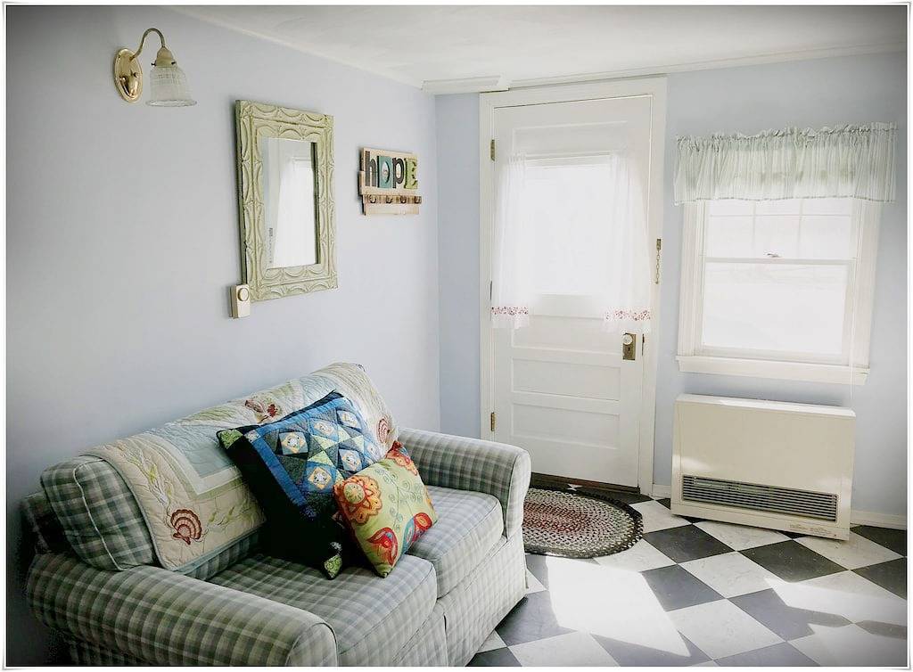 Ganze Wohnung, Carriage House Studio mit wunderschönem Pool im Herzen von Ogunquit in Ogunquit, York County