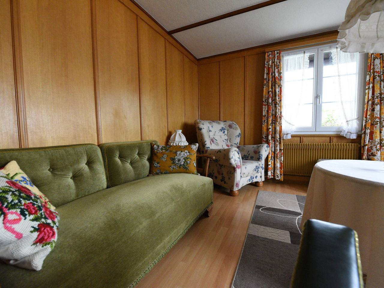 Entire apartment, Chalet in Trans with Alps View in Tomils, Plessur alps