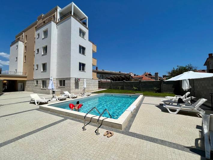Apartament wakacyjny dla 4 osób, z widok i basen oraz ogród, zwierzęta dozwolone w Obzor