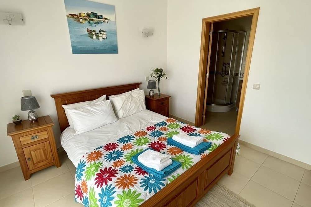Großzügige Villa in toller Lage in Budens, Faro Distrikt