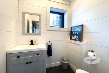 Cottage for 10 Guests in Gravenhurst, Muskoka, Picture 3